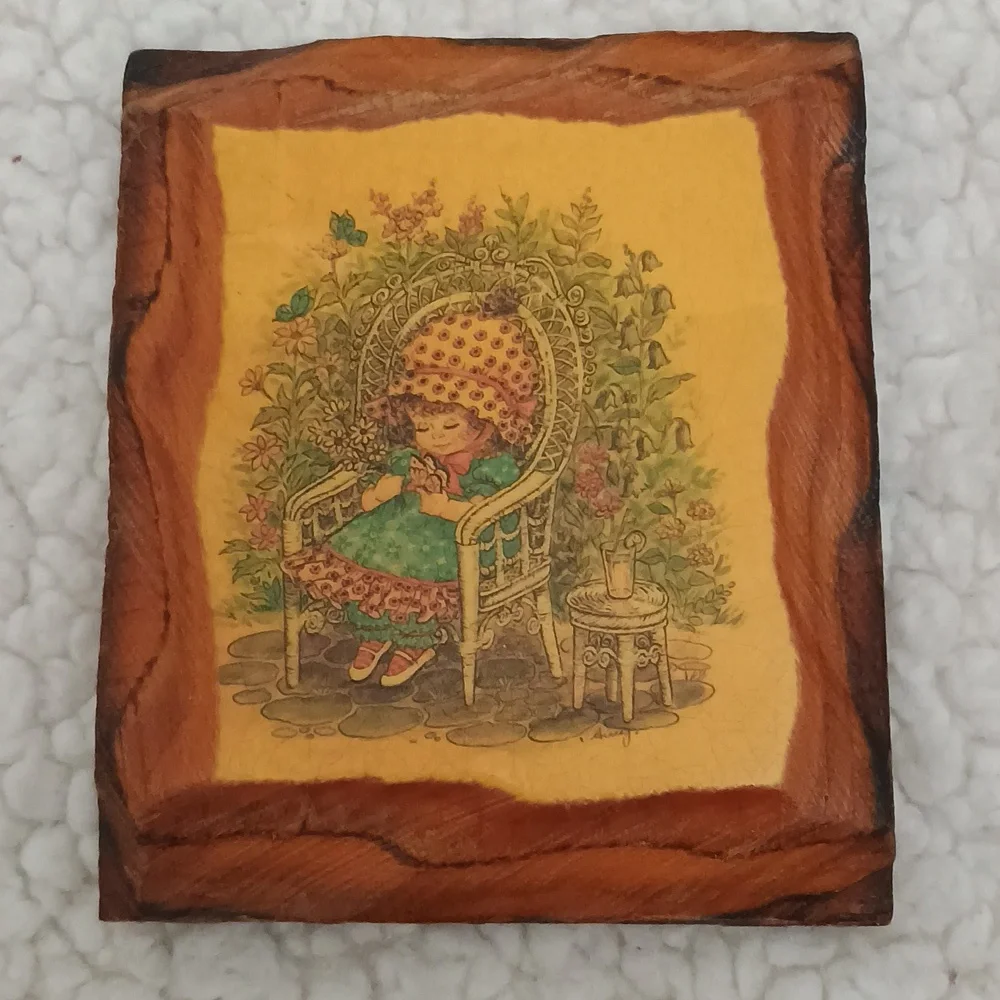 Vintage Little Girl Wall Art Set - Picture 2 of 5